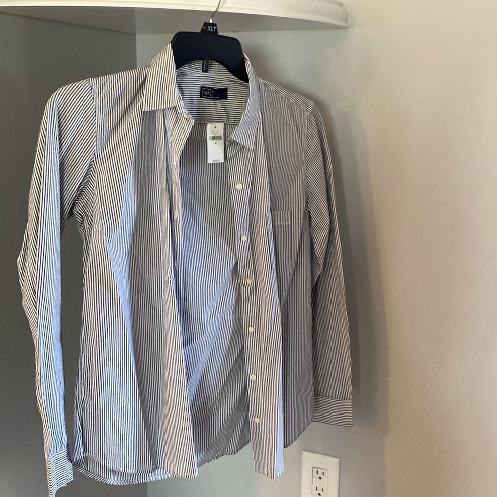 Woman’s blouse from gap black and white stripe